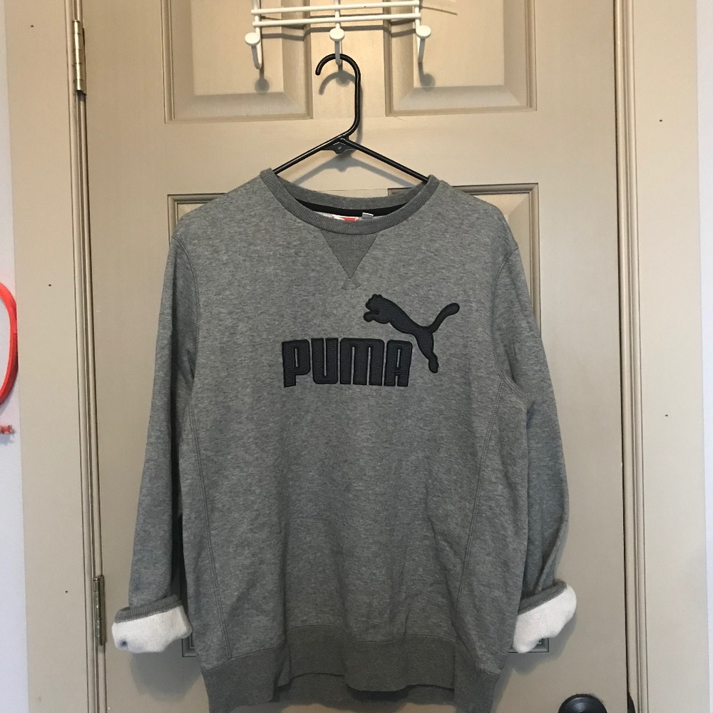 Puma grey and black sweatshirt like new!